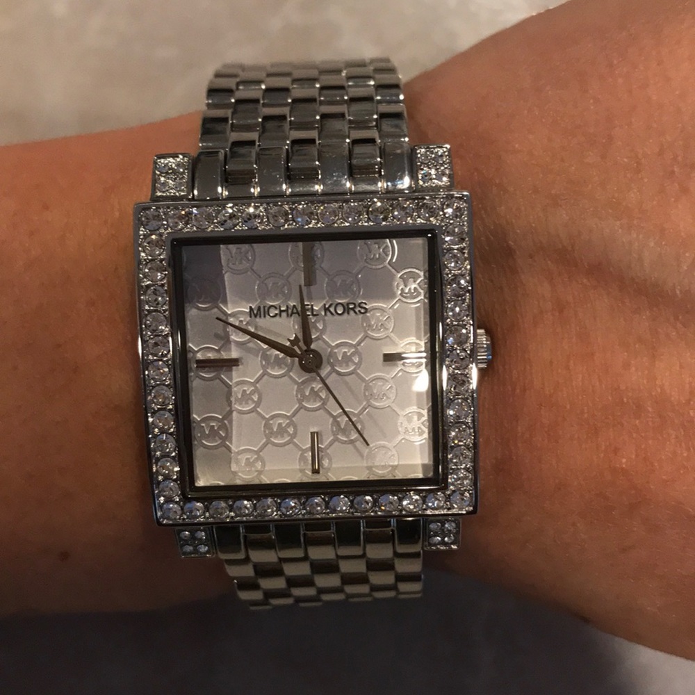 LIKE NEW Michael Kors women’s watch